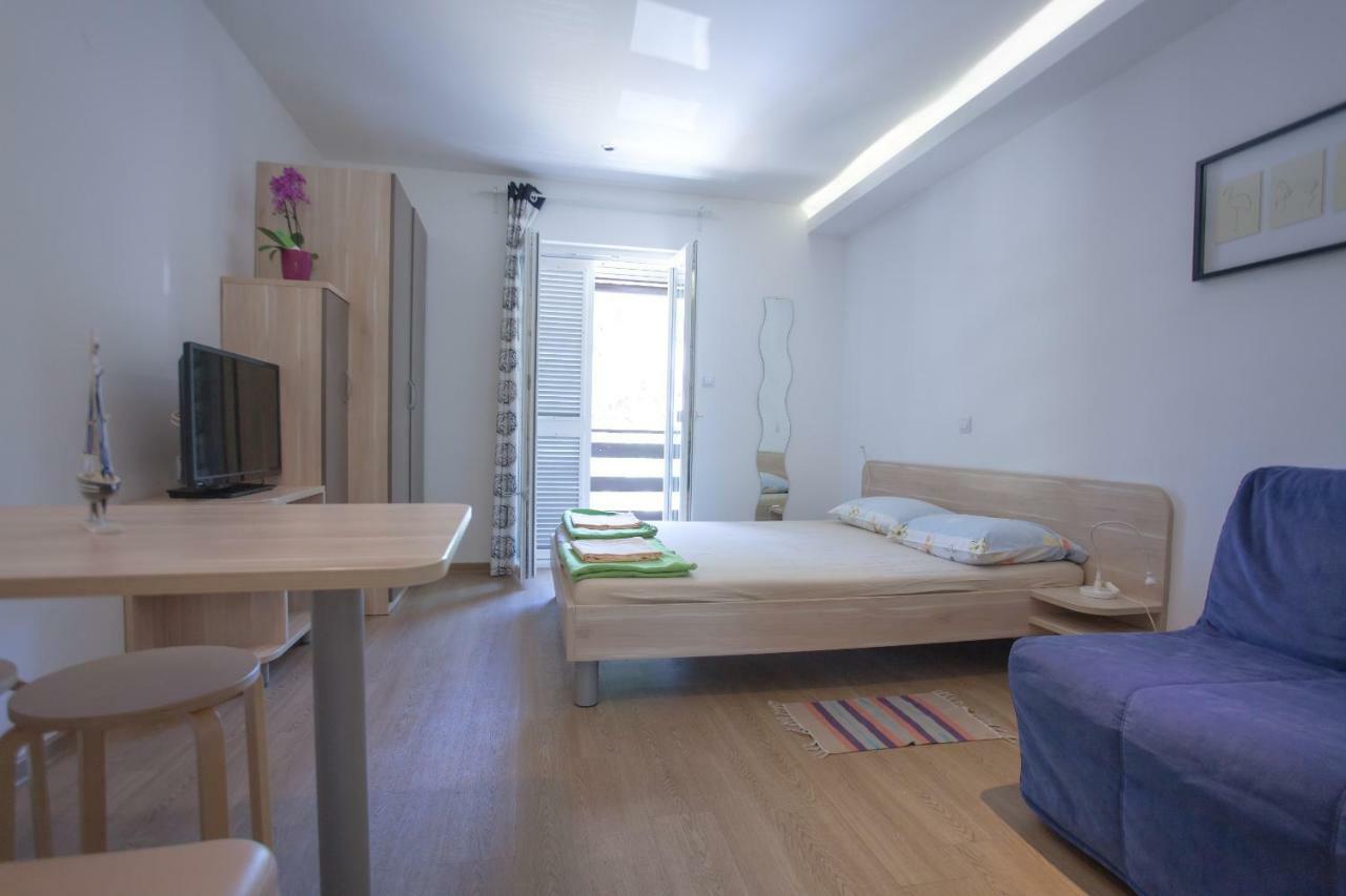 Studio Apartment - Seaview Premantura Esterno foto