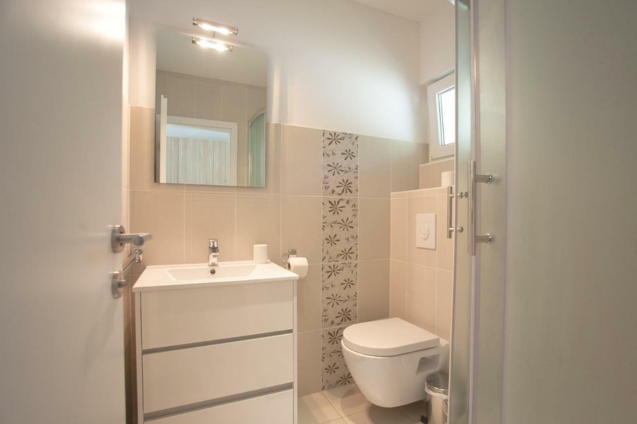 Studio Apartment - Seaview Premantura Esterno foto
